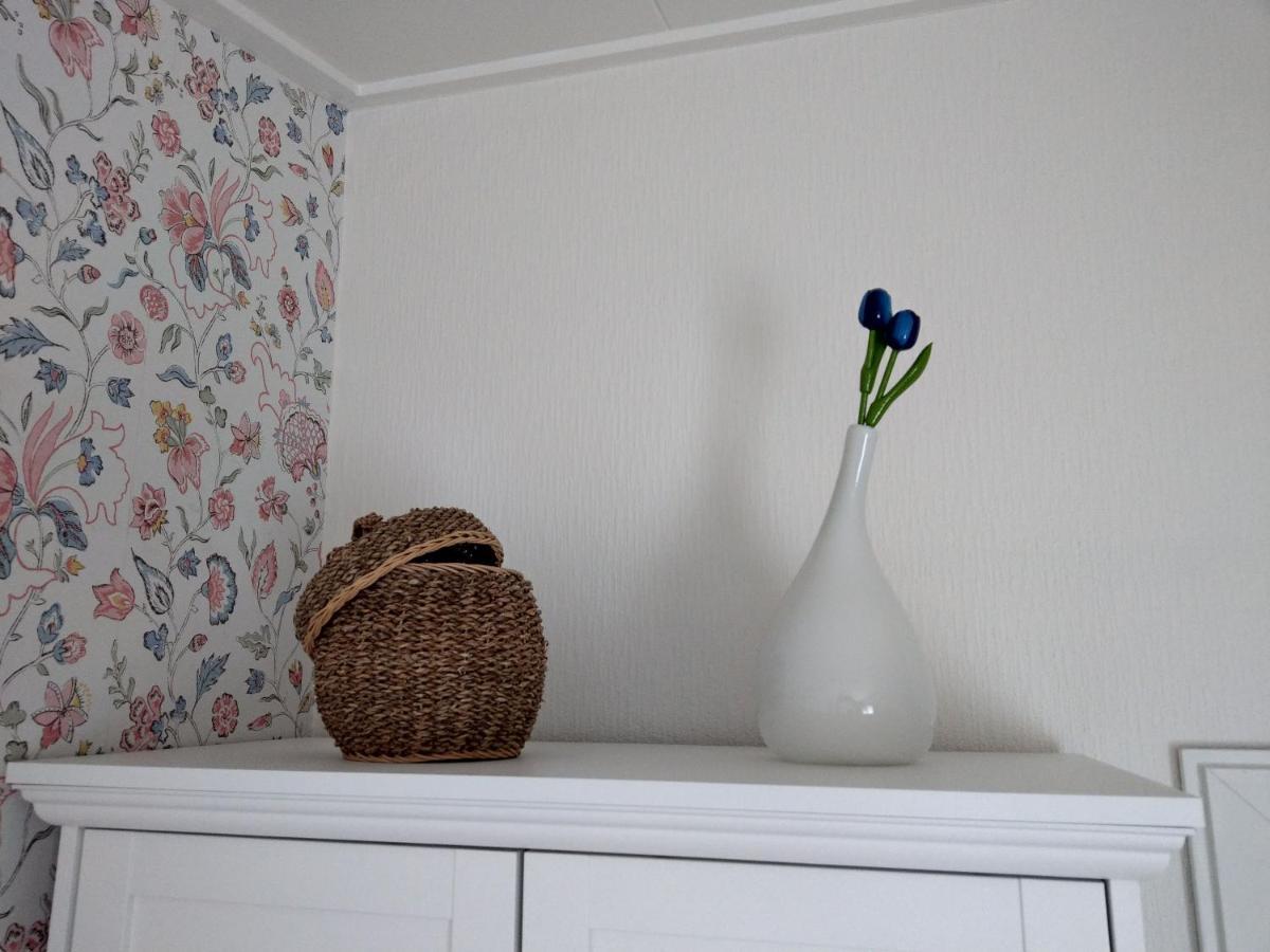 B&B De Blauwe Tulp Noord-Scharwoude Esterno foto